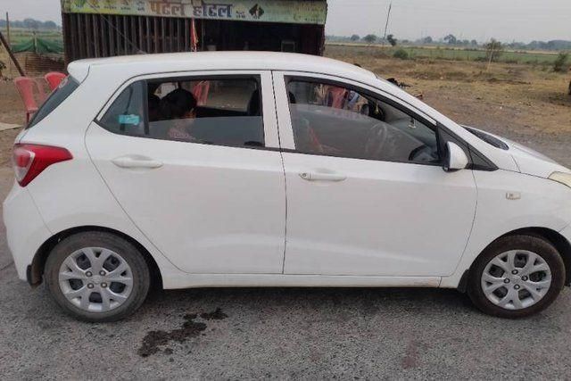 Hyundai Grand i10 Magna Second-hand 2015 Hyundai Grand i10 Magna for sale in Jabalpur