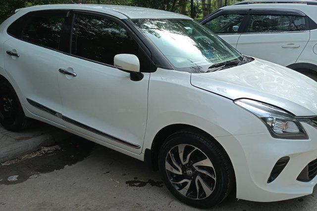 Second-hand 2020 Toyota Glanza V CVT for sale in Noida