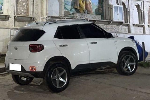 Second-hand 2022 Hyundai Venue S for sale in New Delhi