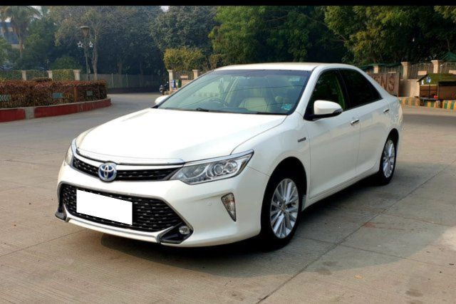 Toyota Camry Hybrid Second-hand 2017 Toyota Camry Hybrid for sale in Ghaziabad