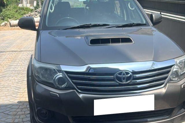 Toyota Fortuner 4x2 Manual Second-hand 2015 Toyota Fortuner 4x2 Manual for sale in Panchkula