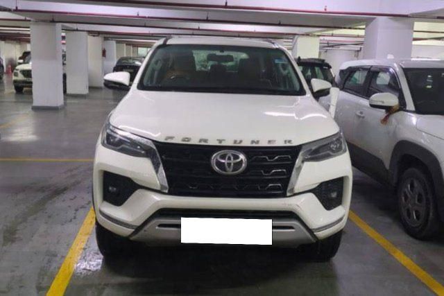 Second-hand 2023 Toyota Fortuner 4X2 AT BSVI for sale in Noida