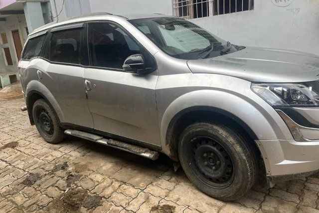 Mahindra XUV500 W6 2WD Second-hand 2012 Mahindra XUV500 W6 2WD for sale in Hamirpur(UP)