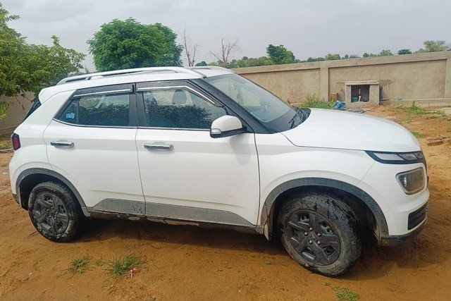 Hyundai Venue S Opt 2023-2025 Second-hand 2023 Hyundai Venue S Opt 2023-2025 for sale in Kotputli