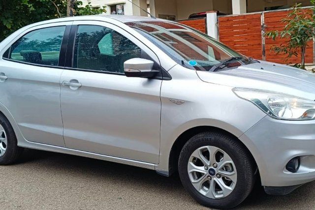 Ford Figo 1.5D Titanium MT Second-hand 2015 Ford Figo 1.5D Titanium MT for sale in Bangalore