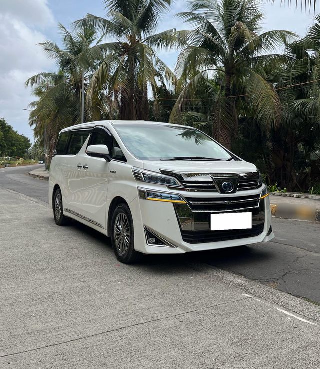 Second-hand 2023 Toyota Vellfire Executive Lounge for sale in Mumbai