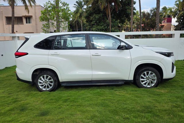 Toyota Innova Hycross GX 7STR Second-hand 2025 Toyota Innova Hycross GX 7STR for sale in Coimbatore