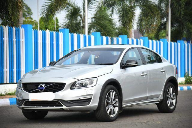 Second-hand 2017 Volvo S60 Cross Country D4 AWD BSIV for sale in Kolkata