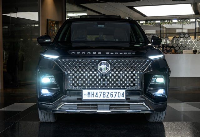 MG Hector Plus Sharp Pro CVT 7 Str 2023-2025 Second-hand 2025 MG Hector Plus Sharp Pro CVT 7 Str 2023-2025 for sale in Mumbai