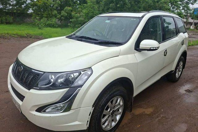 Mahindra XUV500 W10 2WD Second-hand 2016 Mahindra XUV500 W10 2WD for sale in Bhavnagar