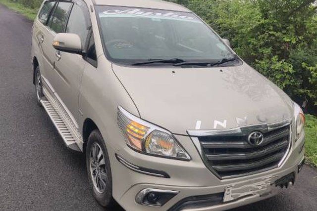 Second-hand 2015 Toyota Innova 2.5 VX (Diesel) 8 Seater BS IV for sale in Bharuch