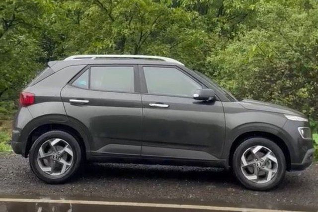 Hyundai Venue E Diesel Second-hand 2020 Hyundai Venue E Diesel for sale in Pune