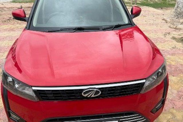 Mahindra XUV300 W4 BSVI Second-hand 2021 Mahindra XUV300 W4 BSVI for sale in Jamnagar