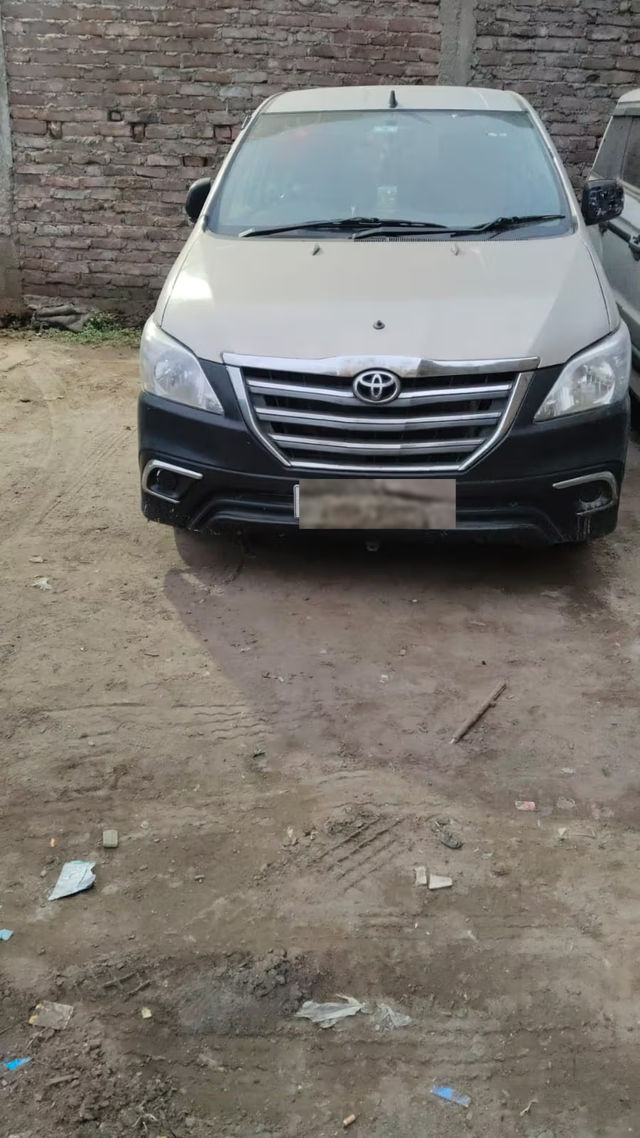 Second-hand 2014 Toyota Innova 2.5 G (Diesel) 7 Seater BS IV for sale in Patna