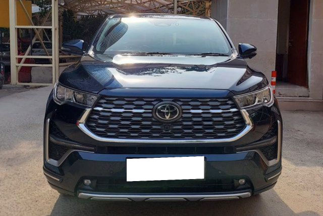 Second-hand 2025 Toyota Innova Hycross ZX Hybrid for sale in New Delhi