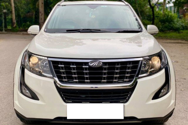 Second-hand 2018 Mahindra XUV500 W9 AT BSIV for sale in New Delhi