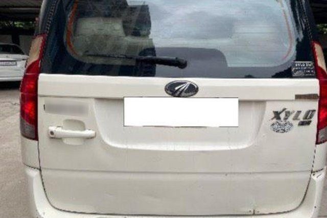 Mahindra Xylo E9 Second-hand 2012 Mahindra Xylo E9 for sale in Surat
