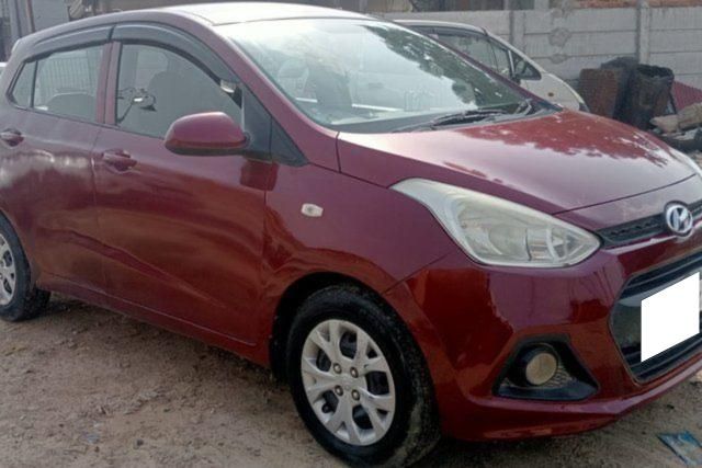 Second-hand 2014 Hyundai Grand i10 Magna for sale in Varanasi