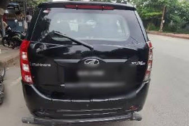 Mahindra XUV500 W4 Second-hand 2018 Mahindra XUV500 W4 for sale in Noida