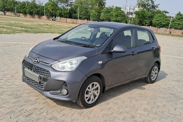 Hyundai Grand i10 Sportz Second-hand 2017 Hyundai Grand i10 Sportz for sale in Faridabad