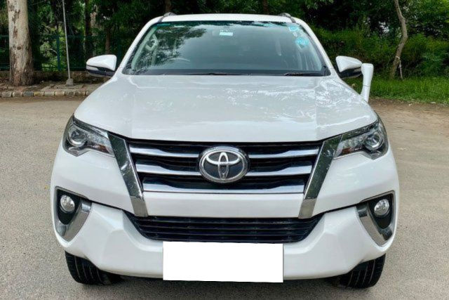 Toyota Fortuner 2.8 2WD MT BSIV Second-hand 2017 Toyota Fortuner 2.8 2WD MT BSIV for sale in New Delhi