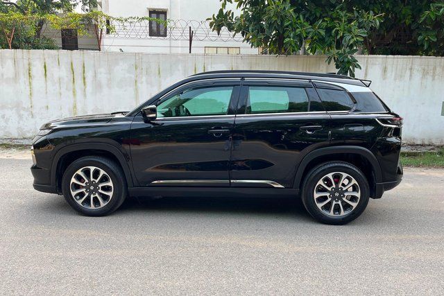 Second-hand 2024 Maruti Suzuki Grand Vitara Alpha Plus Hybrid CVT for sale in New Delhi