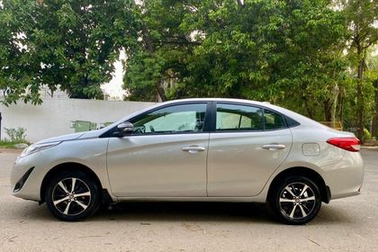 2020 Toyota Yaris जी