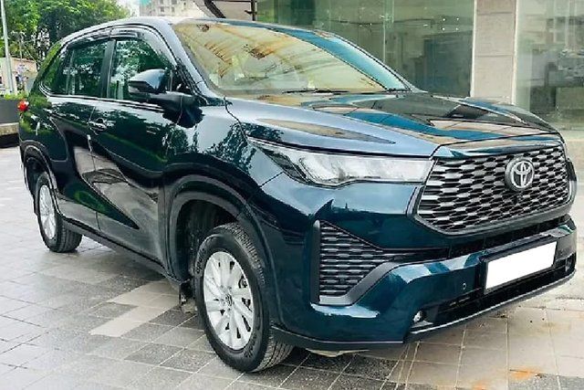Second-hand 2025 Toyota Innova Hycross GX (O) 8STR for sale in Mumbai