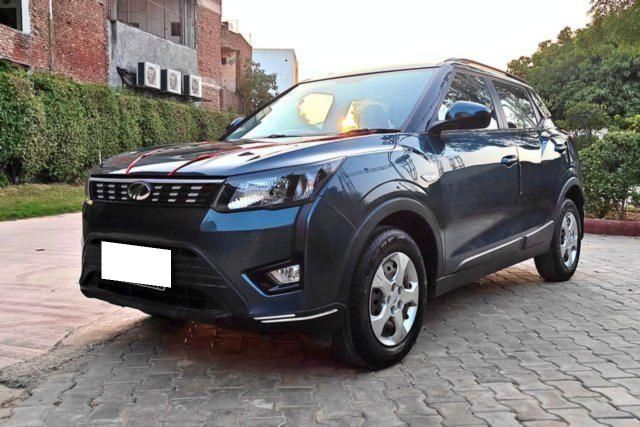 Mahindra XUV300 W6 AMT Diesel BSIV Second-hand 2020 Mahindra XUV300 W6 AMT Diesel BSIV for sale in Gurgaon