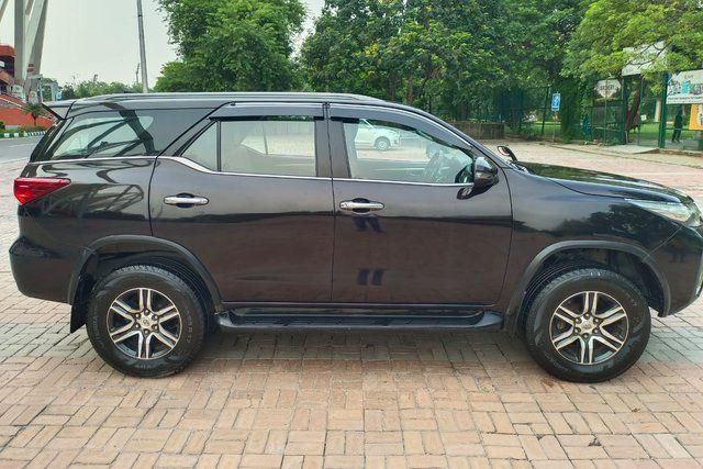Second-hand 2018 Toyota Fortuner 2.8 2WD AT BSIV for sale in New Delhi