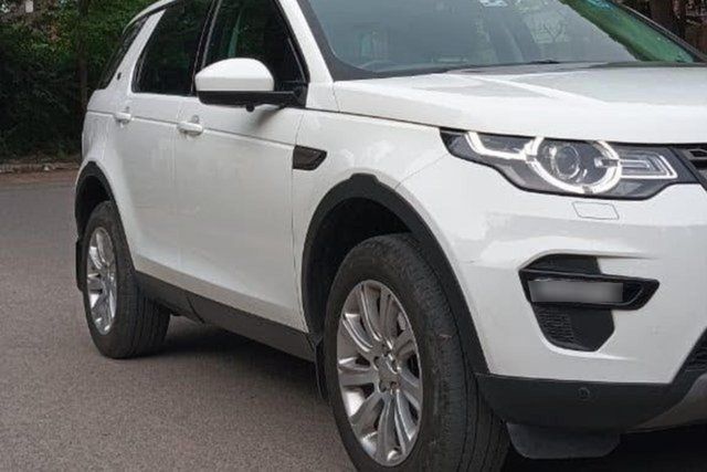 Land Rover Discovery Sport TD4 HSE 7S Second-hand 2019 Land Rover Discovery Sport TD4 HSE 7S for sale in New Delhi