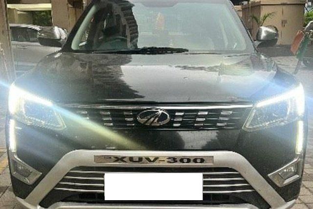 Mahindra XUV300 W8 BSVI Second-hand 2021 Mahindra XUV300 W8 BSVI for sale in Etah