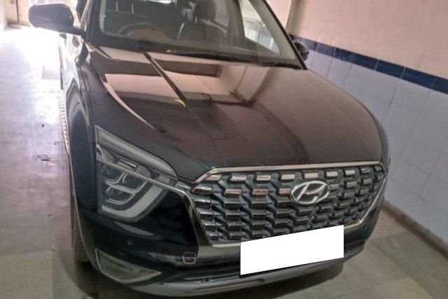 Second-hand 2023 Hyundai Alcazar 1.5 Signature (O) 7-Seater Diesel AT for sale in New Delhi
