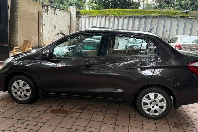 Honda Amaze SX i VTEC Second-hand 2017 Honda Amaze SX i VTEC for sale in Kolkata