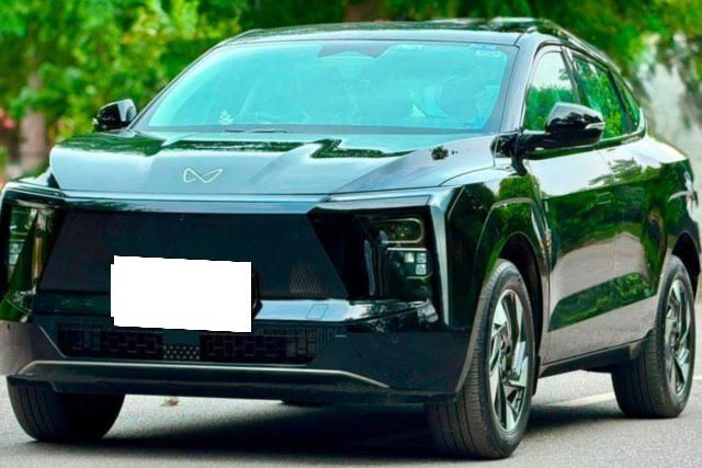 Second-hand 2026 Mahindra XEV 9e Pack Two 79kwh 7.2kw Charger for sale in New Delhi