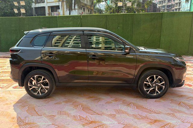 Second-hand 2023 Toyota Hyryder V HYBRID for sale in Mumbai