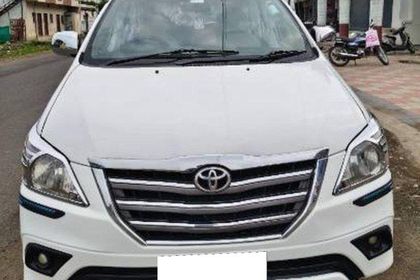Used 2.5 G (Diesel) 7 Seater BS IV