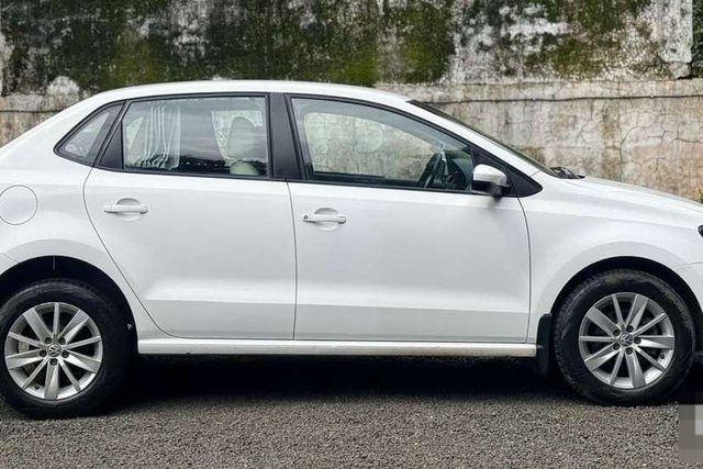 Volkswagen Ameo 1.5 TDI Highline Second-hand 2016 Volkswagen Ameo 1.5 TDI Highline for sale in Nashik