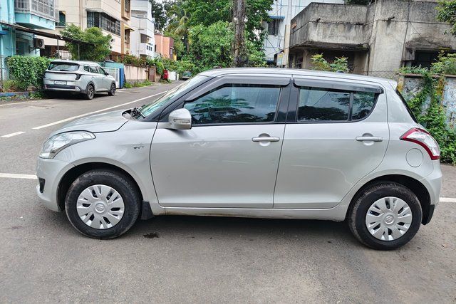Second-hand 2012 Maruti Suzuki Swift VXI for sale in Pune