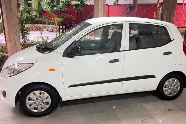 Second-hand 2011 Hyundai i10 Magna for sale in Mira Road