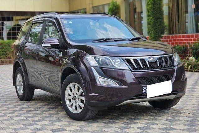 Mahindra XUV500 R W10 FWD Second-hand 2017 Mahindra XUV500 R W10 FWD for sale in Nashik