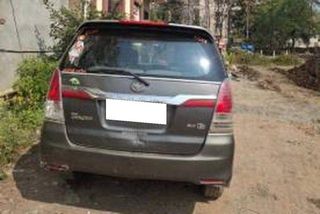 Used 2.5 G (Diesel) 8 Seater BS III
