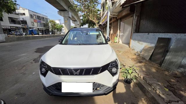 Mahindra XUV 3XO AX7 L Turbo AT Second-hand 2024 Mahindra XUV 3XO AX7 L Turbo AT for sale in Surat