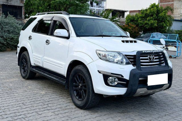 Toyota Fortuner 4x4 MT Second-hand 2015 Toyota Fortuner 4x4 MT for sale in Jaipur