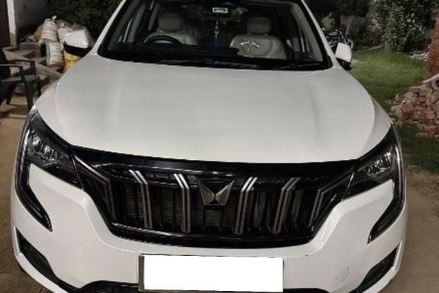 Mahindra XUV700 AX7 7Str Diesel Second-hand 2023 Mahindra XUV700 AX7 7Str Diesel for sale in Gopalganj