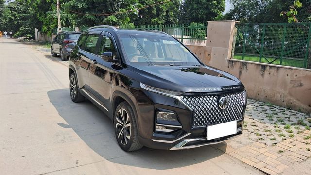 MG Hector Plus 1.5 Turbo Savvy Pro CVT 7 Str BSVI Second-hand 2023 MG Hector Plus 1.5 Turbo Savvy Pro CVT 7 Str BSVI for sale in Faridabad