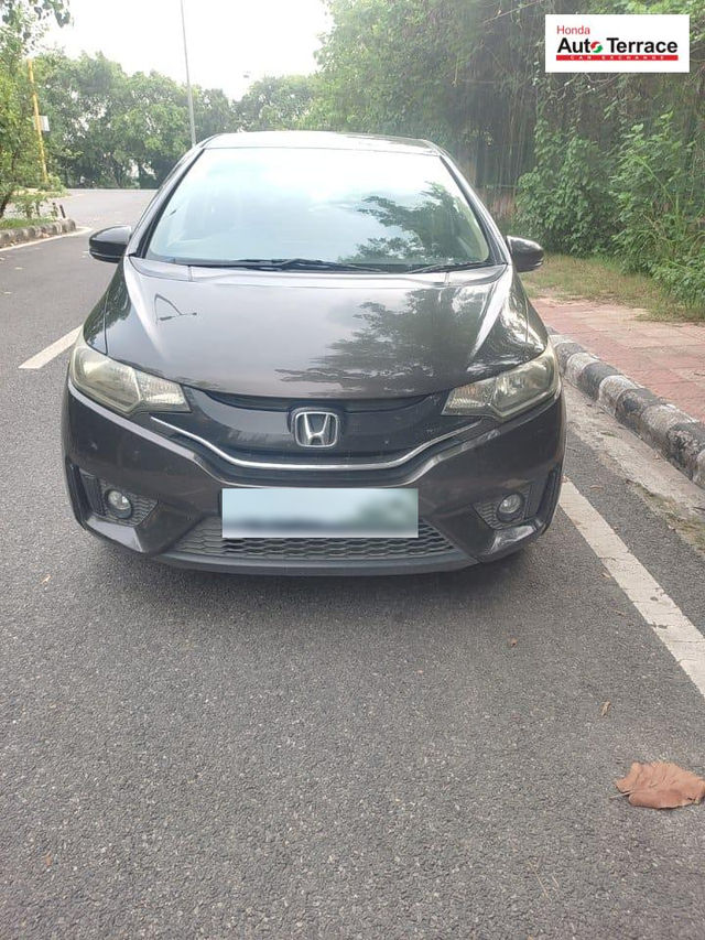 Second-hand 2015 Honda Jazz V CVT for sale in New Delhi
