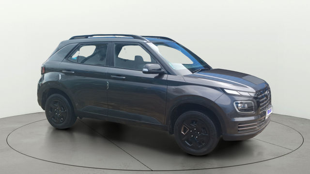 Hyundai Venue SX Knight Second-hand 2024 Hyundai Venue SX Knight for sale in Bangalore