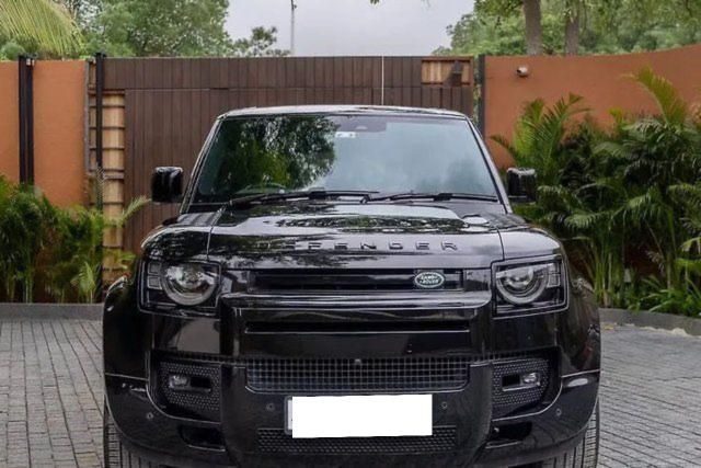 Land Rover Defender 3.0 Diesel 110 X 2021-2022 Second-hand 2022 Land Rover Defender 3.0 Diesel 110 X 2021-2022 for sale in Ahmedabad