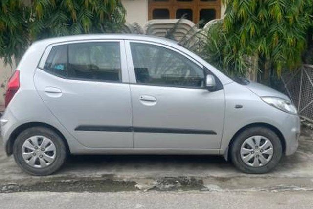 Second-hand 2012 Hyundai i10 Magna for sale in Meerut